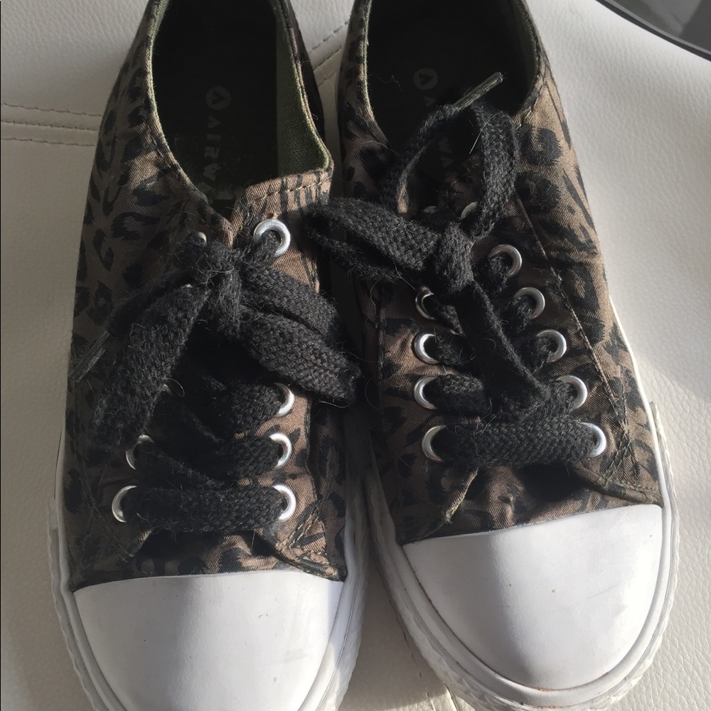 Women’s AirWalk 5.5